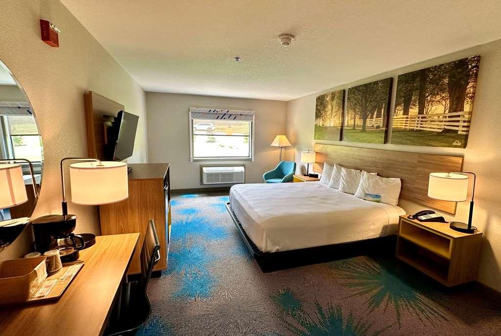 Hotel Days & By Wyndham Wynne