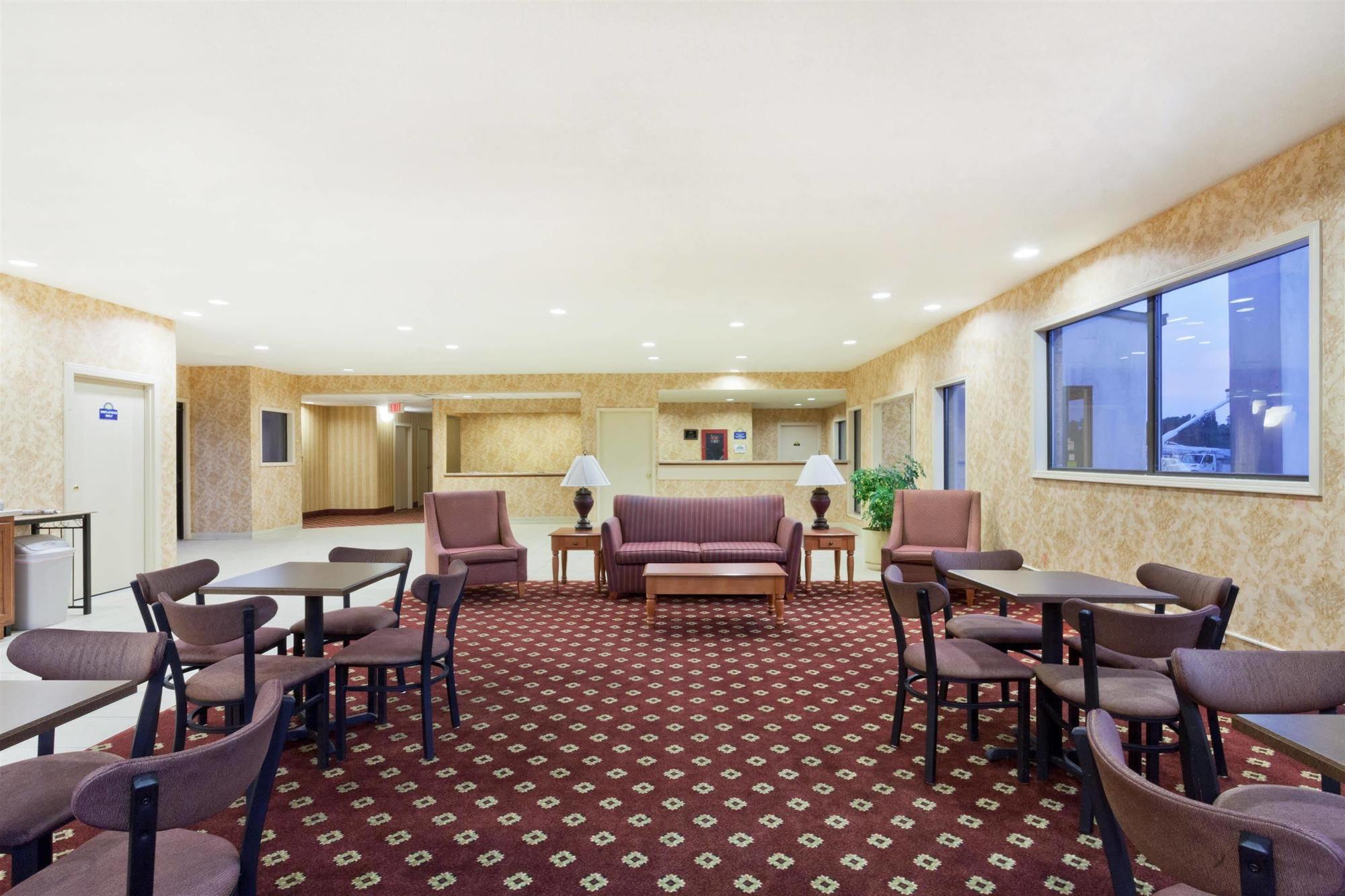 Hotel Days & By Wyndham 2*